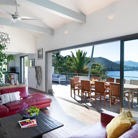 Waterfront Property, Pool, Jacuzzi 빌라 Pietrosella